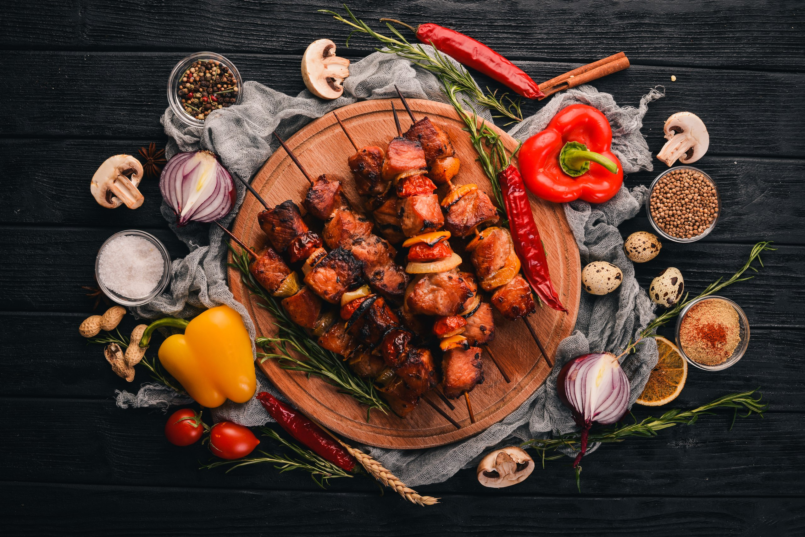 Шашлык из свинины — маринованная свиная шея, жаренная на углях